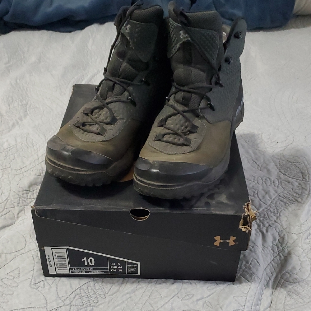 Under Armour Dark Green Hiking Boots